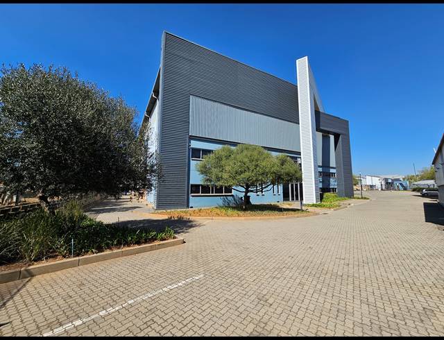 7,739M² WAREHOUSE TO LET IN ELANDSFONTEIN
